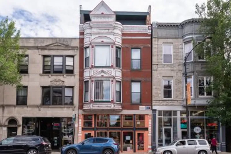 Chicago Ave